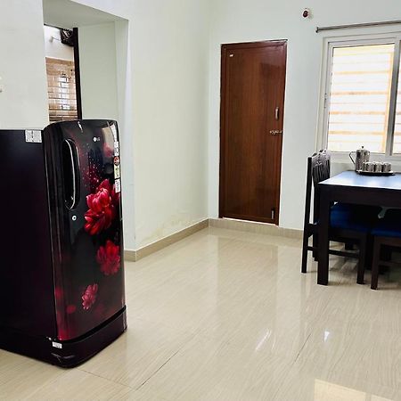 Truelife - Family Suites - Ps4 Veg Restaurant, On Way To Balaji Temple - 2Bhk Ac Apartments - Coffee Tea Milk - Super Fast Wifi, Kitchen, Smart Tv, Parking - Easy Access To Airport, Railway Station And To All Temples - Top Service With Lots Of Love Tirupati Extérieur photo