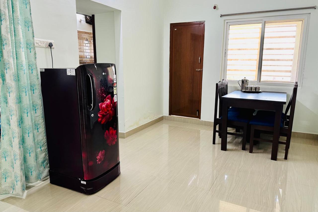 Truelife - Family Suites - Ps4 Veg Restaurant, On Way To Balaji Temple - 2Bhk Ac Apartments - Coffee Tea Milk - Super Fast Wifi, Kitchen, Smart Tv, Parking - Easy Access To Airport, Railway Station And To All Temples - Top Service With Lots Of Love Tirupati Extérieur photo