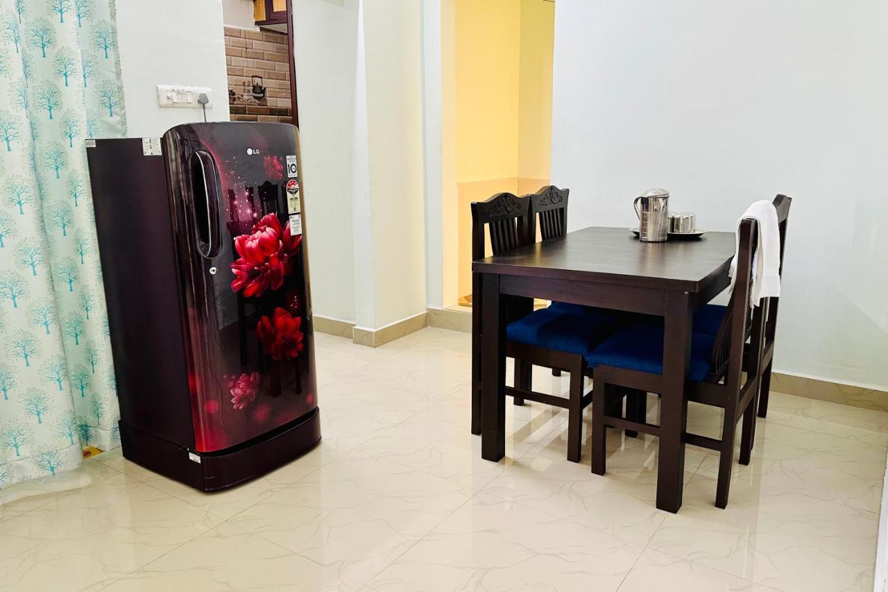 Truelife - Family Suites - Ps4 Veg Restaurant, On Way To Balaji Temple - 2Bhk Ac Apartments - Coffee Tea Milk - Super Fast Wifi, Kitchen, Smart Tv, Parking - Easy Access To Airport, Railway Station And To All Temples - Top Service With Lots Of Love Tirupati Extérieur photo