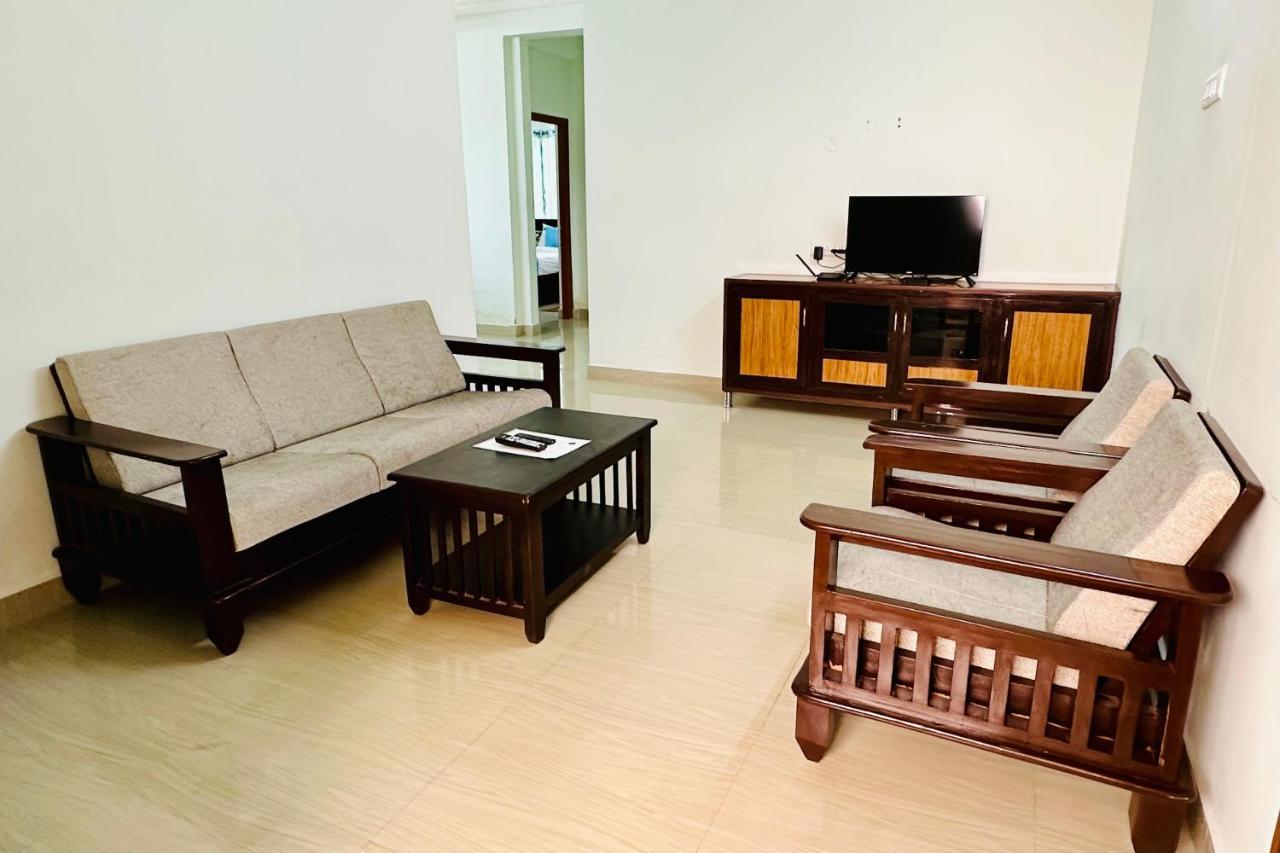 Truelife - Family Suites - Ps4 Veg Restaurant, On Way To Balaji Temple - 2Bhk Ac Apartments - Coffee Tea Milk - Super Fast Wifi, Kitchen, Smart Tv, Parking - Easy Access To Airport, Railway Station And To All Temples - Top Service With Lots Of Love Tirupati Extérieur photo