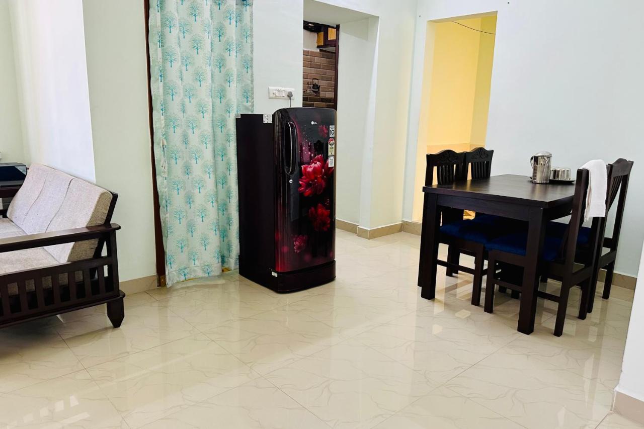 Truelife - Family Suites - Ps4 Veg Restaurant, On Way To Balaji Temple - 2Bhk Ac Apartments - Coffee Tea Milk - Super Fast Wifi, Kitchen, Smart Tv, Parking - Easy Access To Airport, Railway Station And To All Temples - Top Service With Lots Of Love Tirupati Extérieur photo